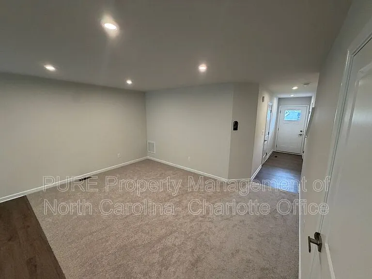5945 Granbury Dr — Photo 8