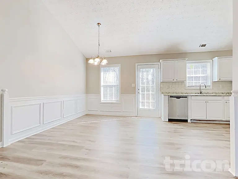 1410 Ericas Pointe Dr — Photo 9