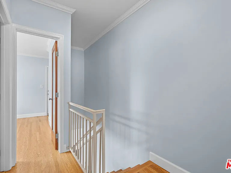 2435 3rd St #10 — Photo 13