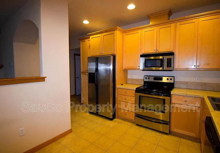 2025 Elm St #4A — Photo 6