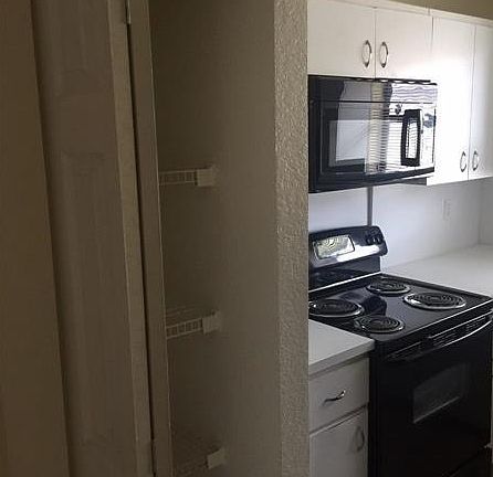 2nd image of 2126 Thomas St