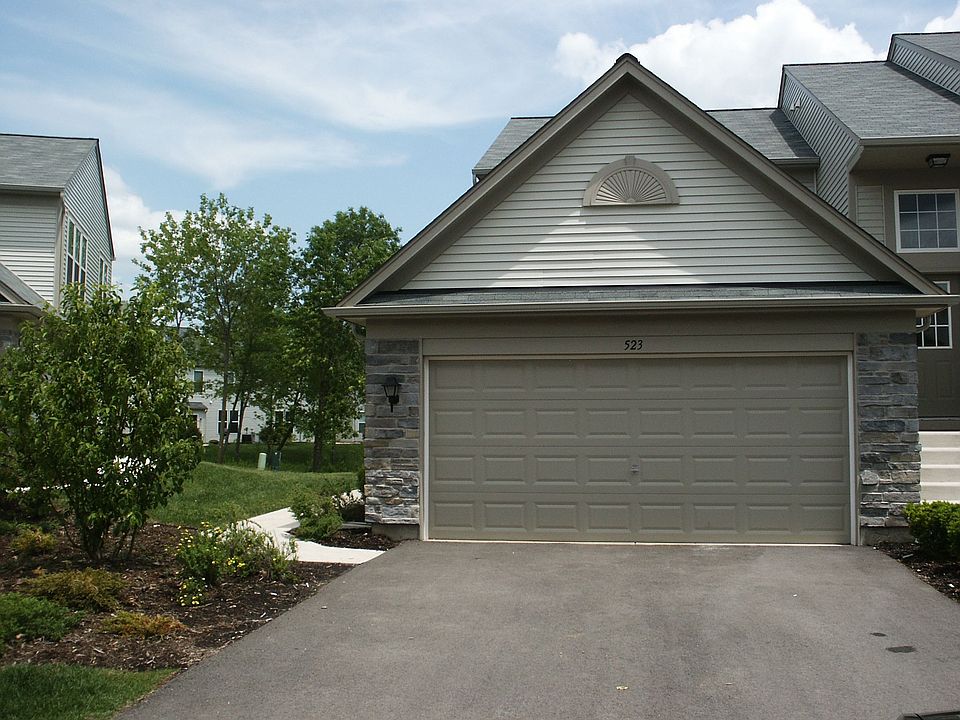 Front of home - side entry