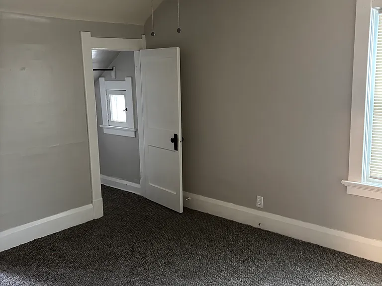 576 Bronx Dr — Photo 13