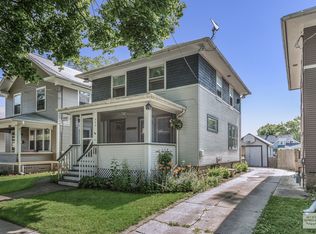 542 Bangs St, Aurora, IL 60505