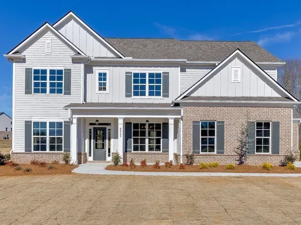 8955 Claude Martin Dr, Gainesville, GA 30506