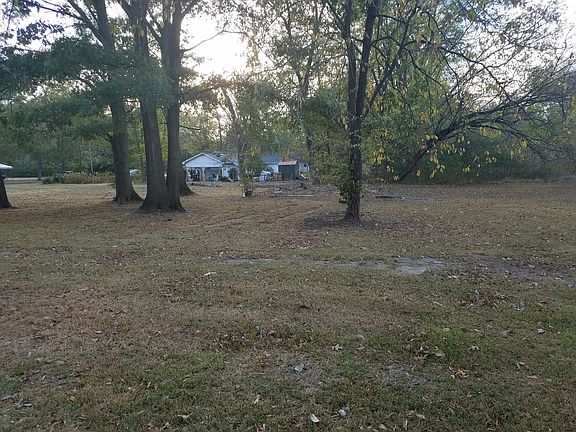 2nd image of 104 W Monroe Ave