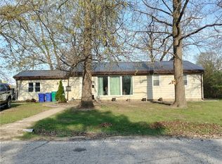 120 N East Court Dr, Decatur, IL 62526
