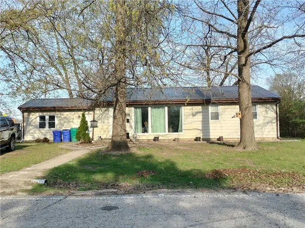 120 N East Court Dr, Decatur, IL 62526