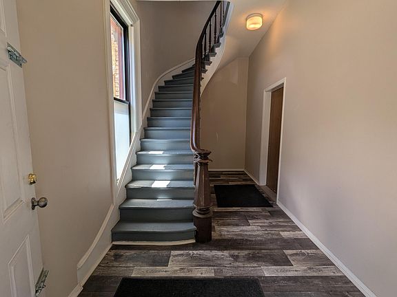 4th image of 2106 Elliot Ave