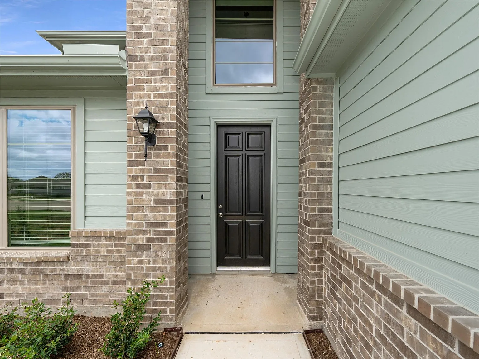 4 bed, 3.5 bath, 2893 sqft, $2,800 — Photo 4