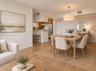 816 NW 11th St APT 402, Miami, FL 33136
