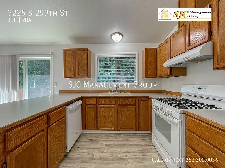 3225 S 299th St — Photo 6
