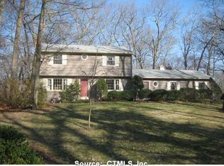 31 Overlook Rd, Gales Ferry, CT 06335