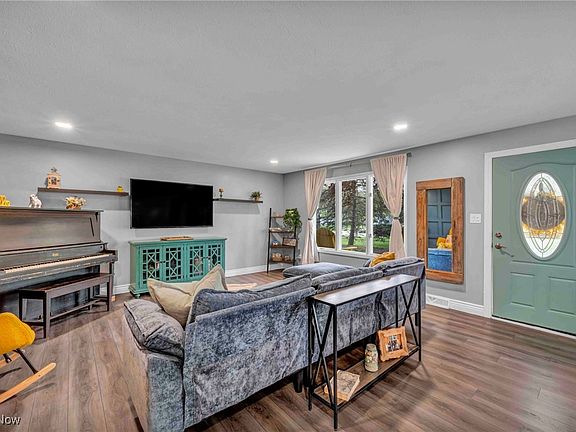 4th image of 9400 Pheasant Run Pl