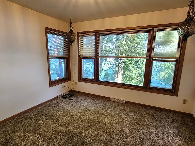W10606 Hickory Point Rd — Photo 9