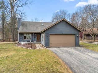 809 Amy Belle Lake Rd, Hubertus, WI 53033