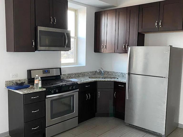 2301 W Cullerton St #2F — Photo 6
