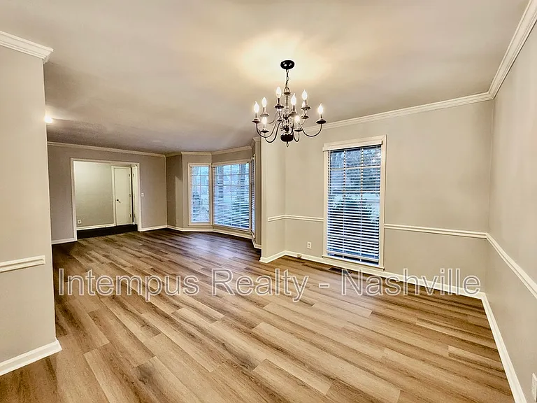 8124 Devens Dr — Photo 11