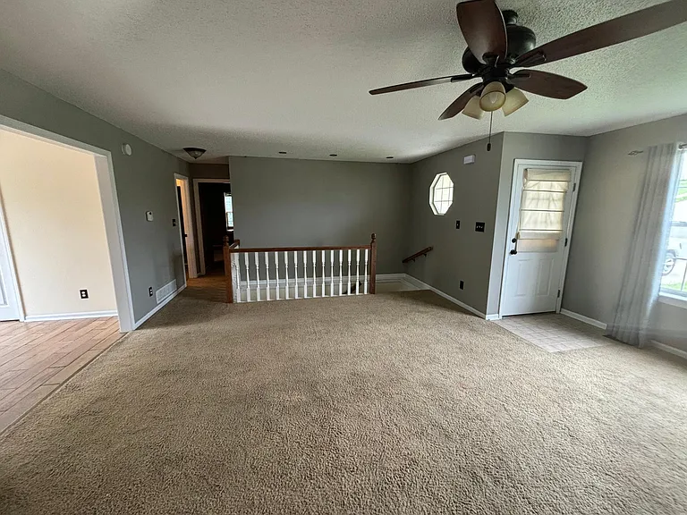 2128 Catie Ln — Photo 8
