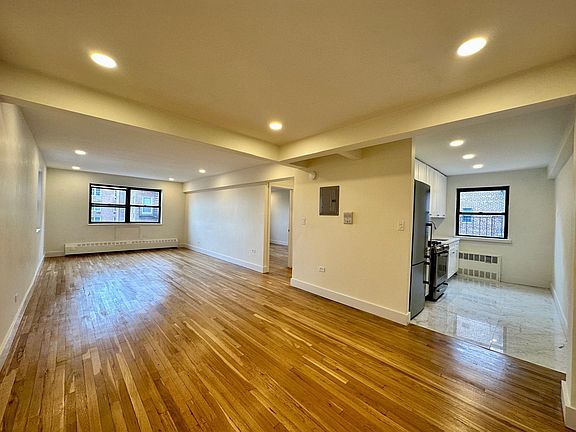 4th image of 14945 Northern Blvd APT 5L
