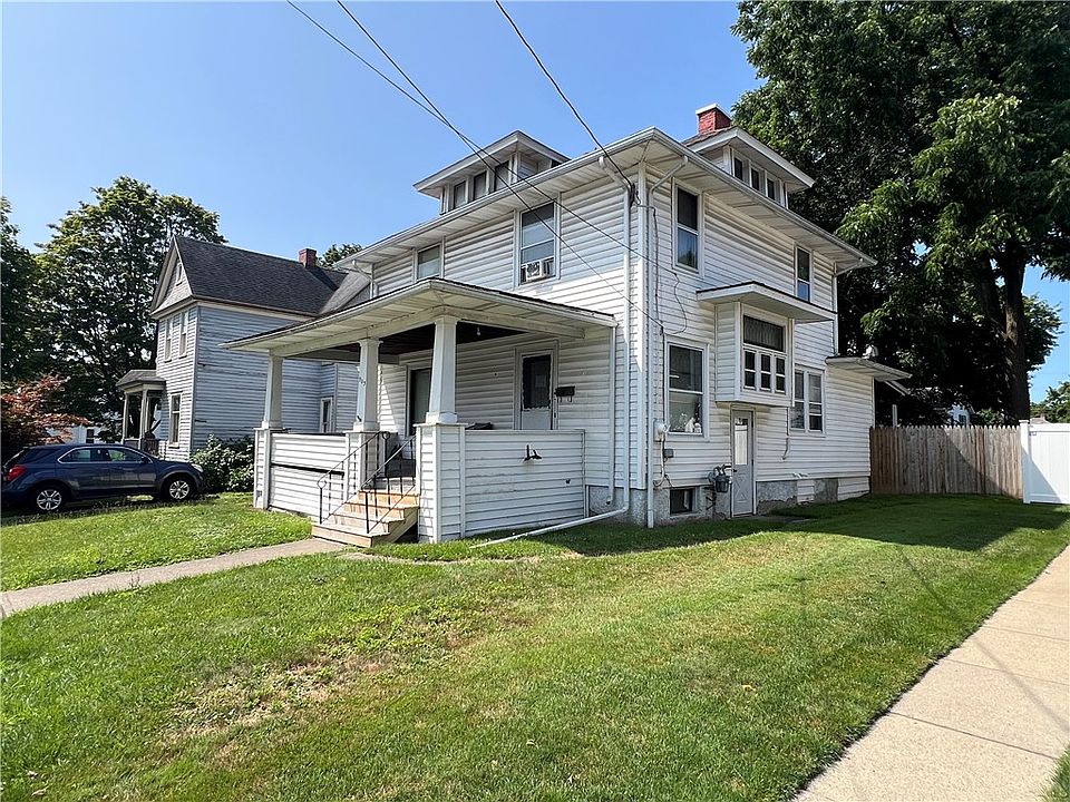 1st image of 903 Walnut St