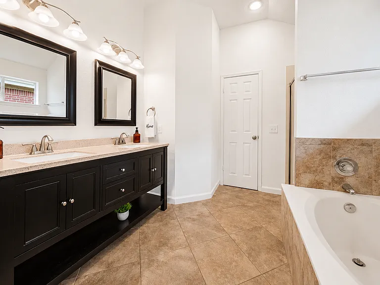 1109 Briargate Dr — Photo 9