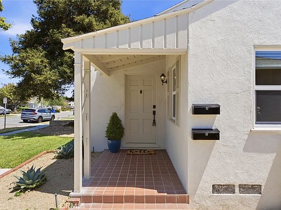 3rd image of 2155 Euclid Ave