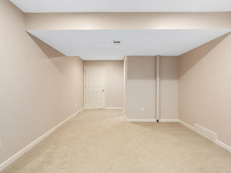7835 W 158th Ct — Photo 31