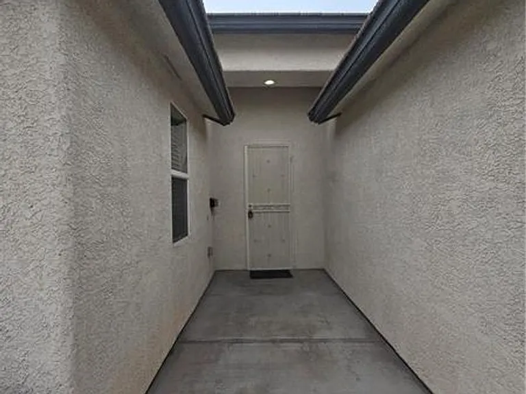 2204 Van Patten Pl — Photo 5