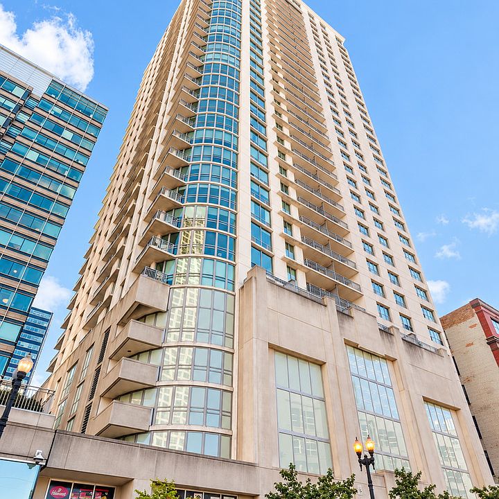 1st image of 125 S Jefferson St #2408