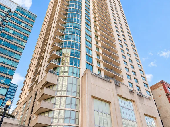 125 S Jefferson St #2408, Chicago, IL 60606