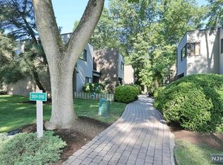 213 Pond Ter #3C, Washington Township, NJ 07676
