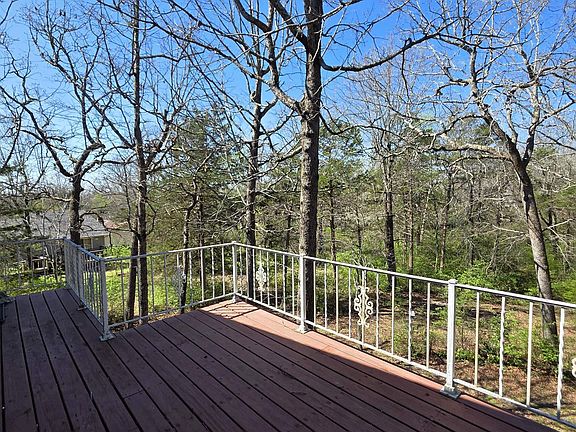4th image of 906 Mashie Dr