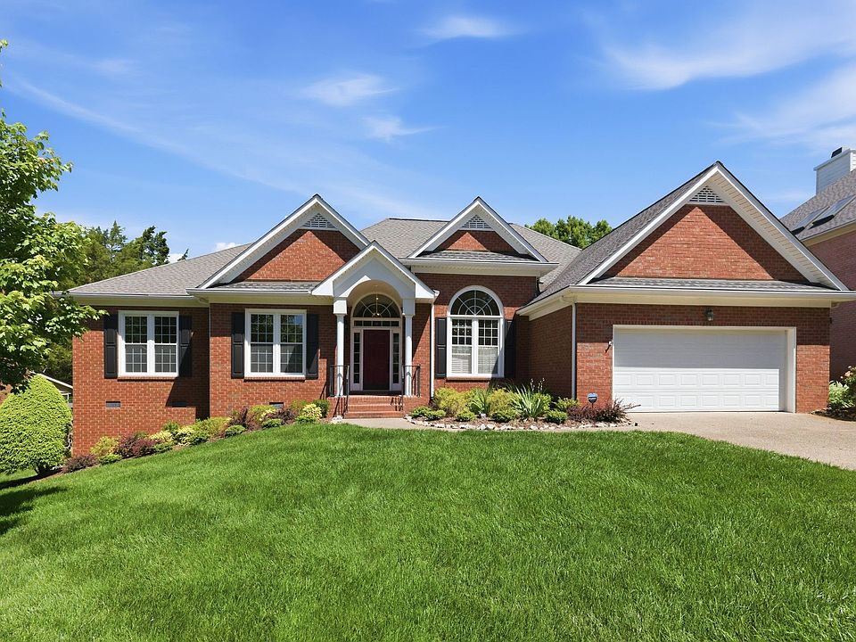 1st image of 205 Hatton Pl