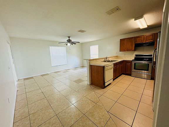 3rd image of 621 Bluebill Ln #A