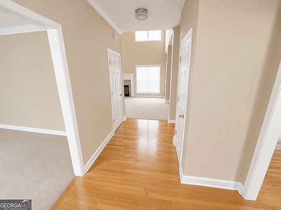 3rd image of 825 Stoneglen Ct