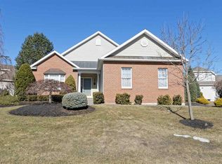17 Cheshire Way, Loudonville, NY 12211