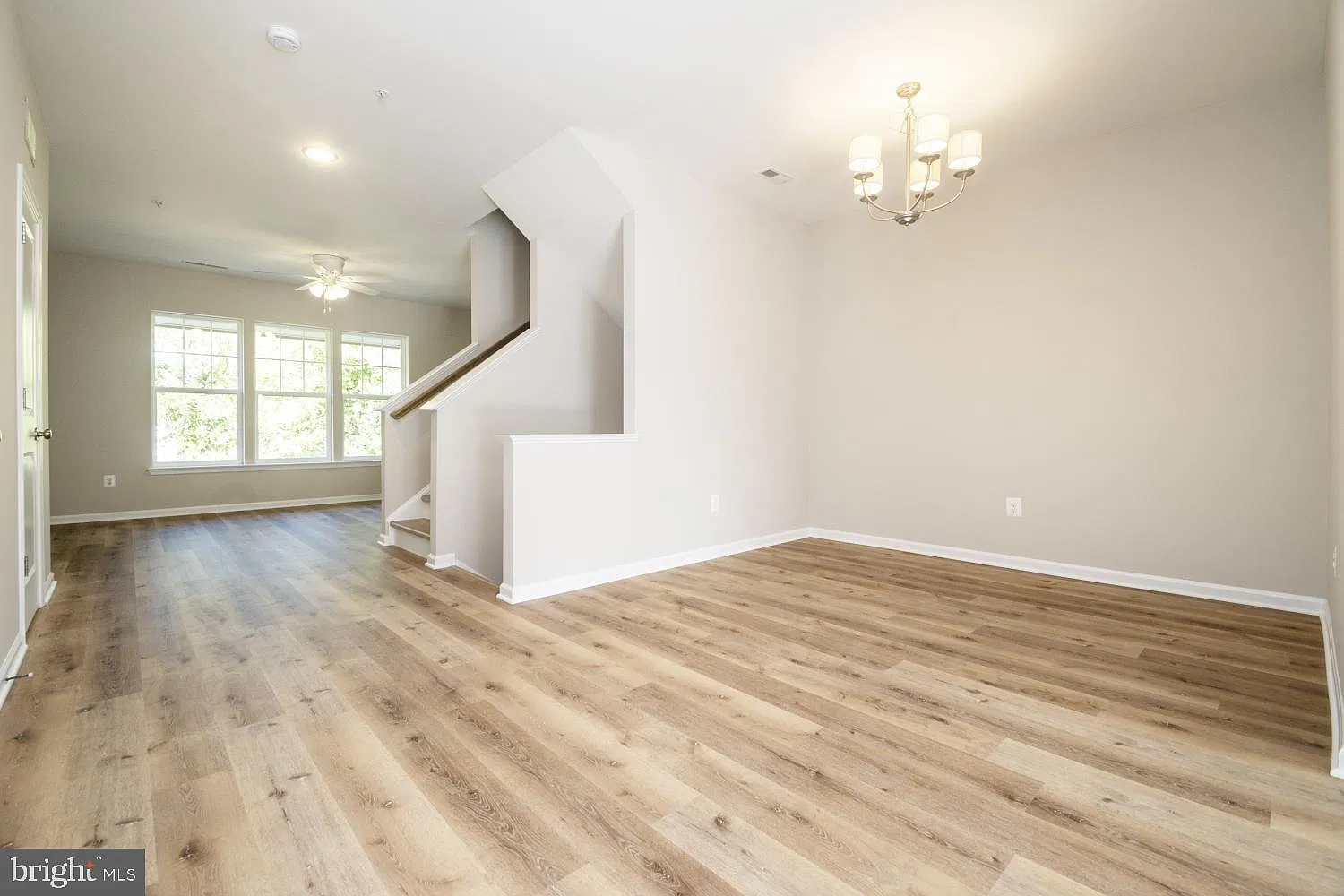 4 bed, 4.0 bath, 2000 sqft, $3,050 — Photo 4