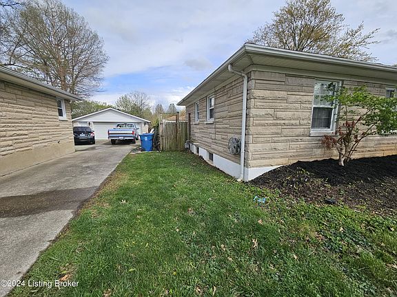 3rd image of 7909 Trillium Dr