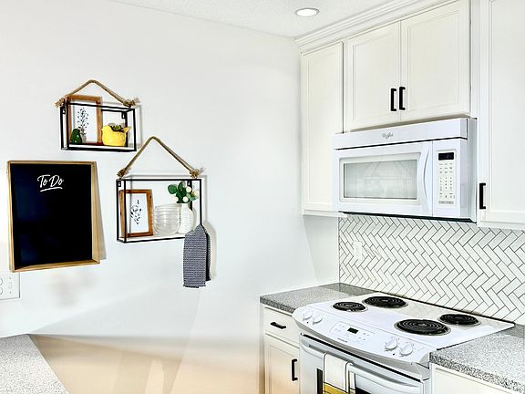 5th image of 1267 Brighton Sq