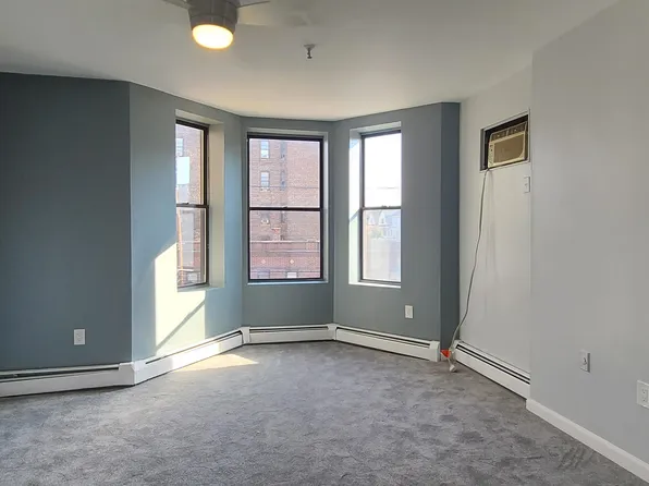 4905 Park Avenue image 6 of 12