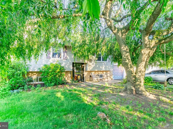 15 Orchid Ct, Deptford, NJ 08096