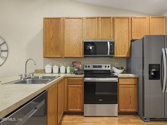 5th image of 207 BEECH BROOK Street