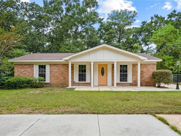 74 Burtonwood Dr, Mobile, AL 36608