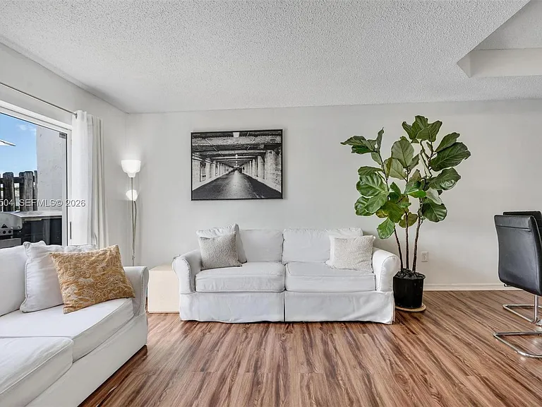 14207 SW 121st Pl — Photo 5