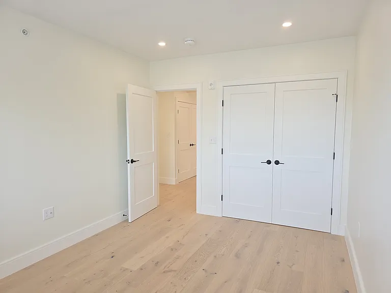 442 Main St #5 — Photo 17