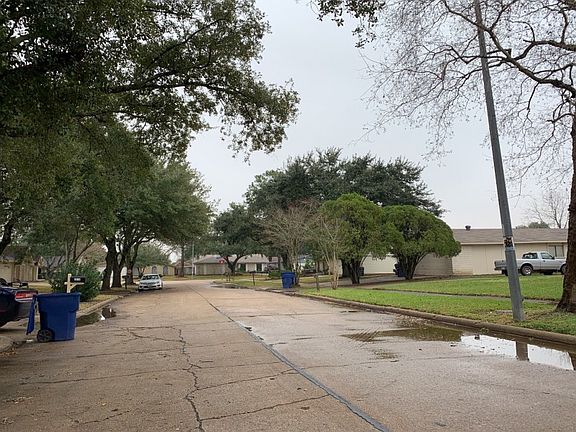 4th image of 2107 Quail Valley East Dr