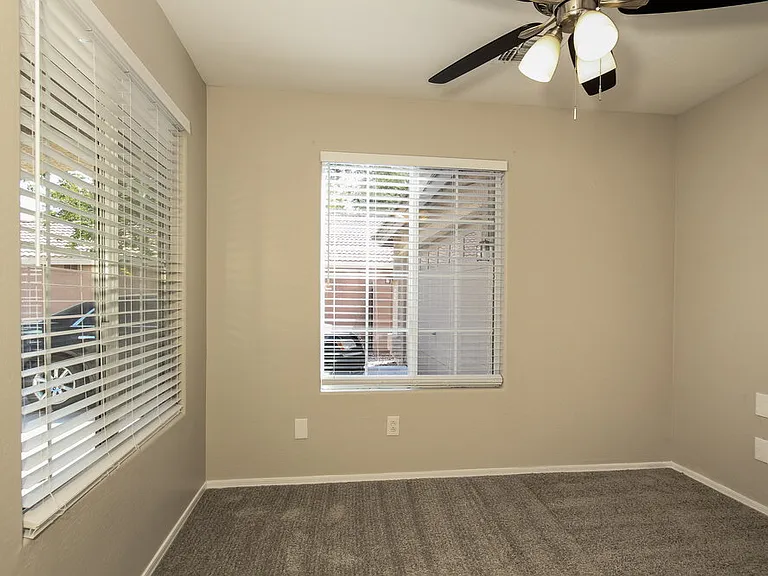 1652 N Serina — Photo 10