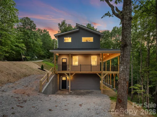 160 Blossom Rdg, Leicester, NC 28748