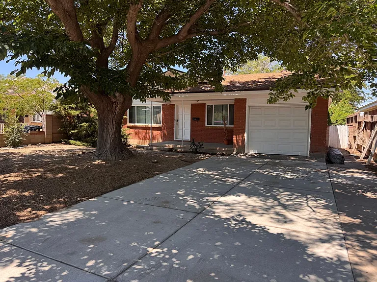 1109 Indiana St SE — Photo 2